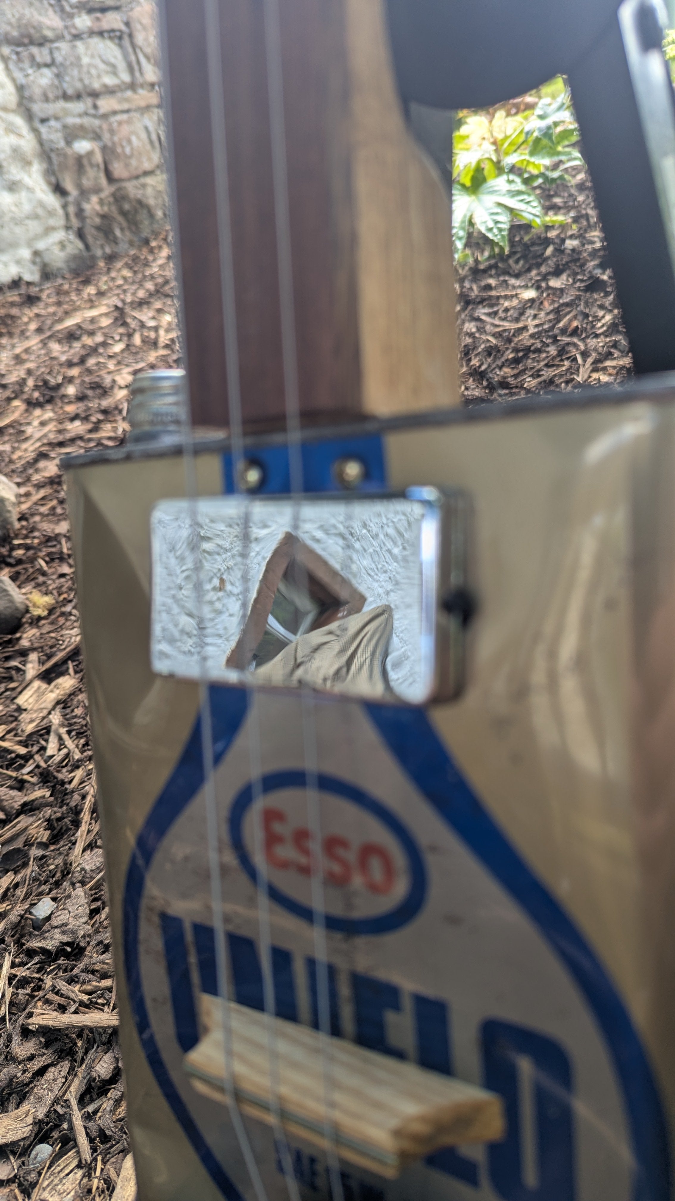 Esso Oil Can CBG