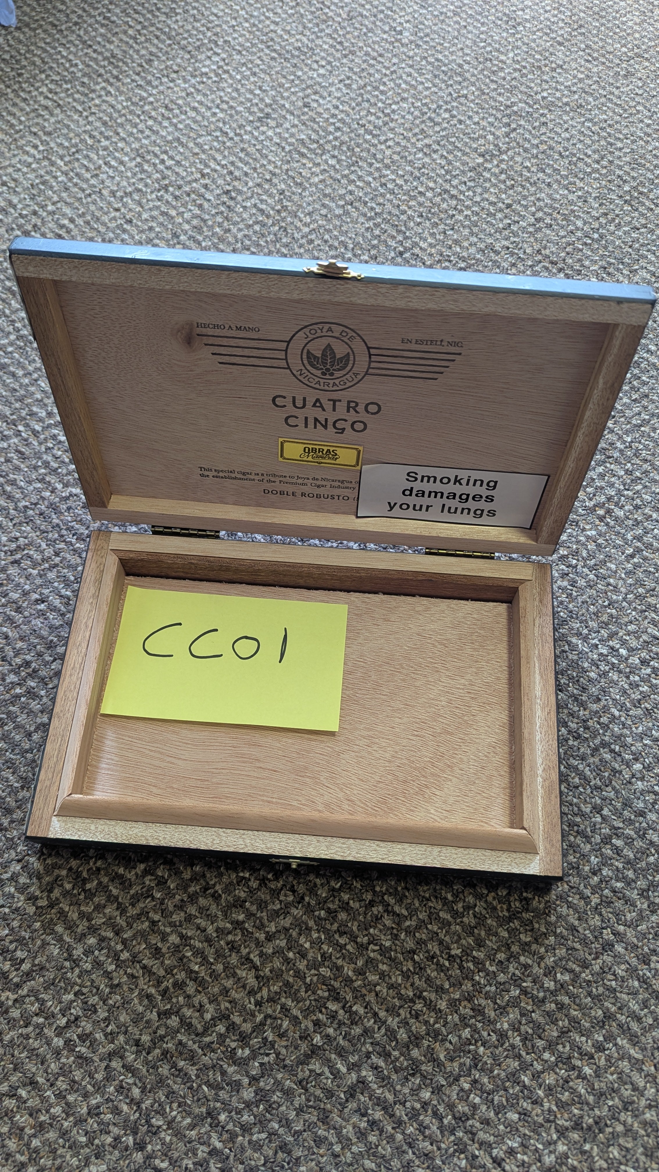 Cuatro Cinco cigar box