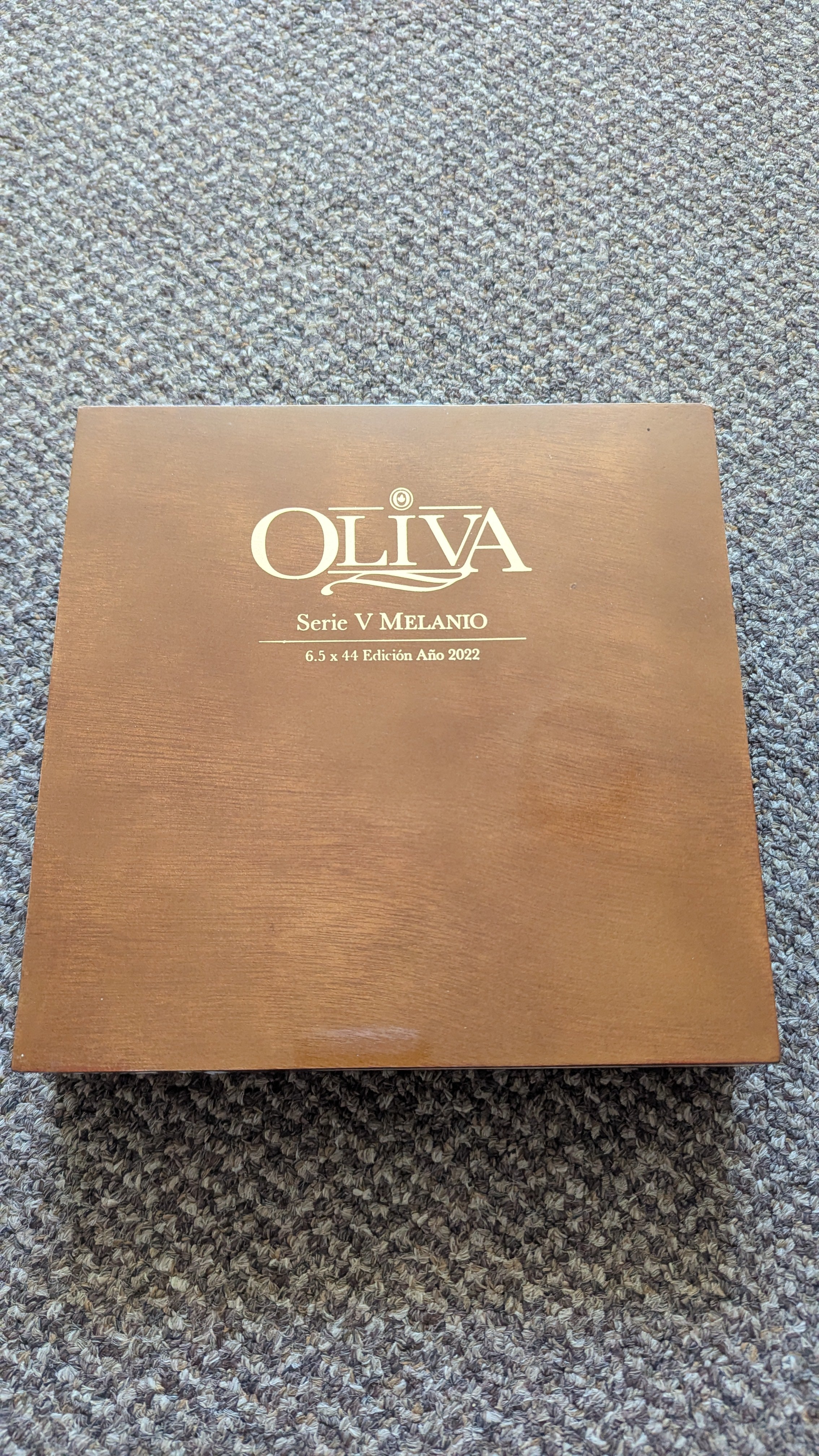 Olivia Serie V melanio cigar box