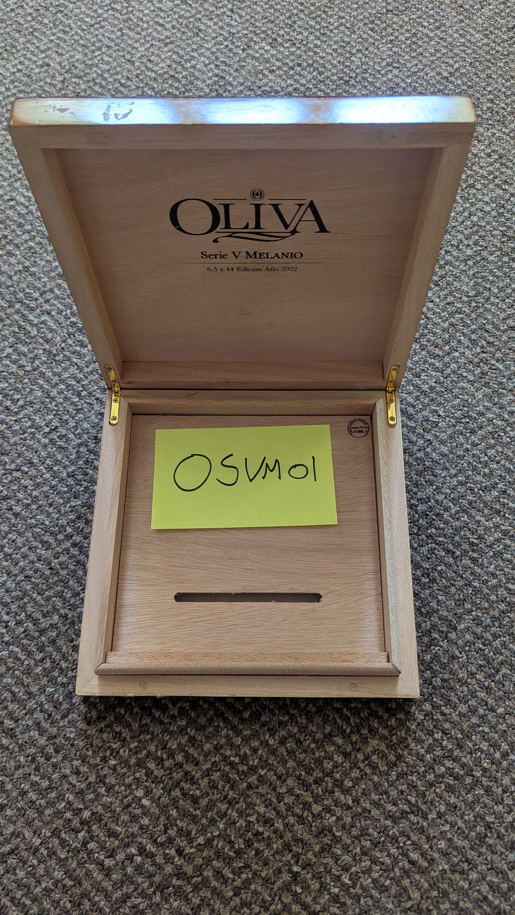 Olivia Serie V melanio cigar box