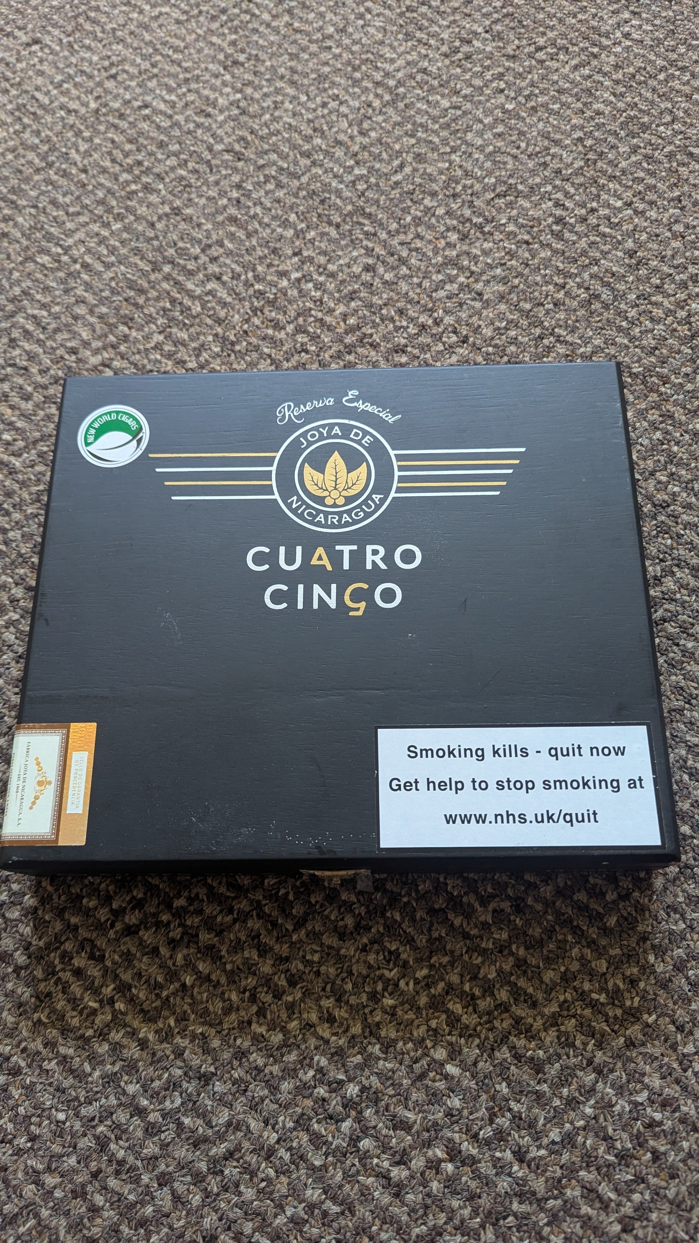 Cuarto Cinco cigar box