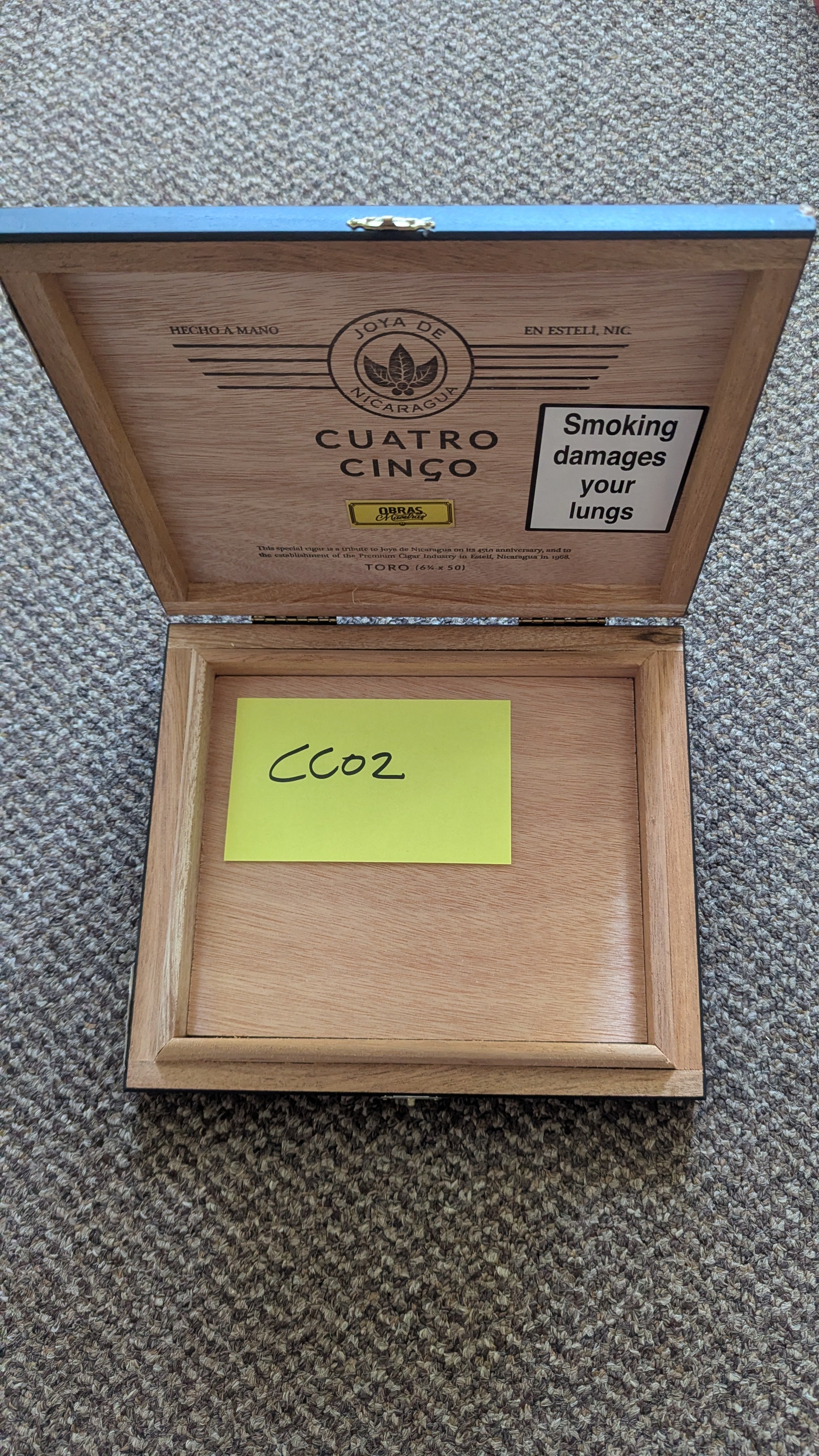 Cuarto Cinco cigar box