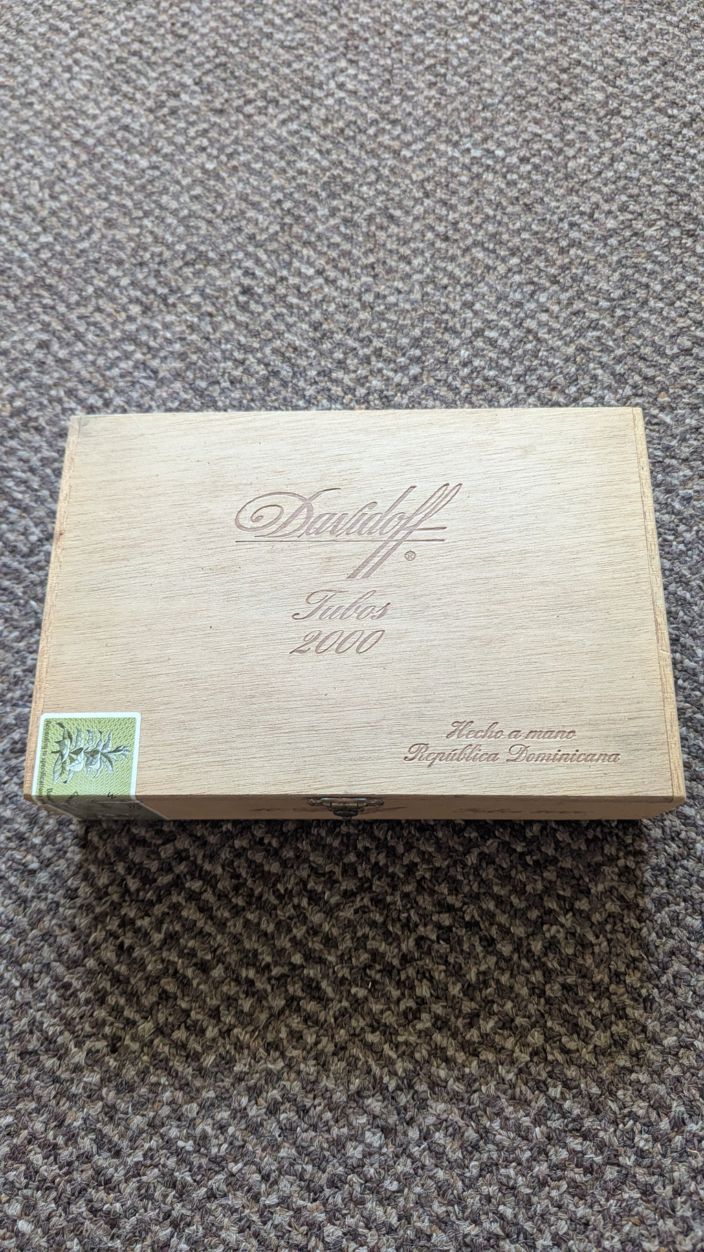 Davidoff Tubos 2000 cigar box