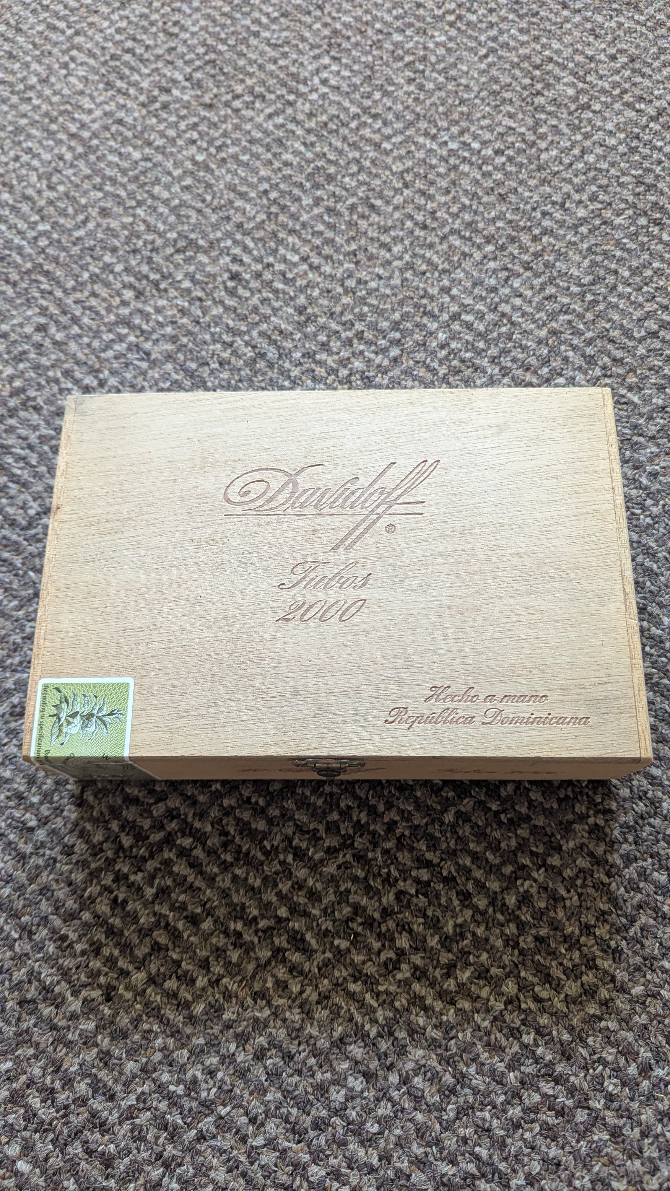 Davidoff Tubos 2000 cigar box