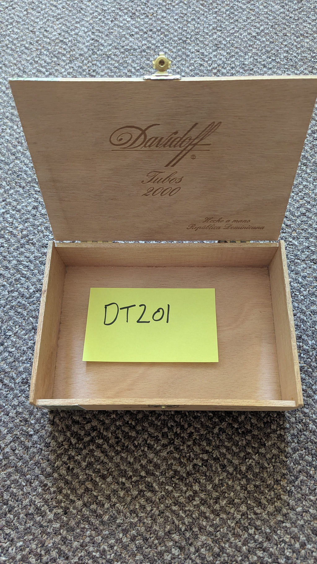 Davidoff Tubos 2000 cigar box