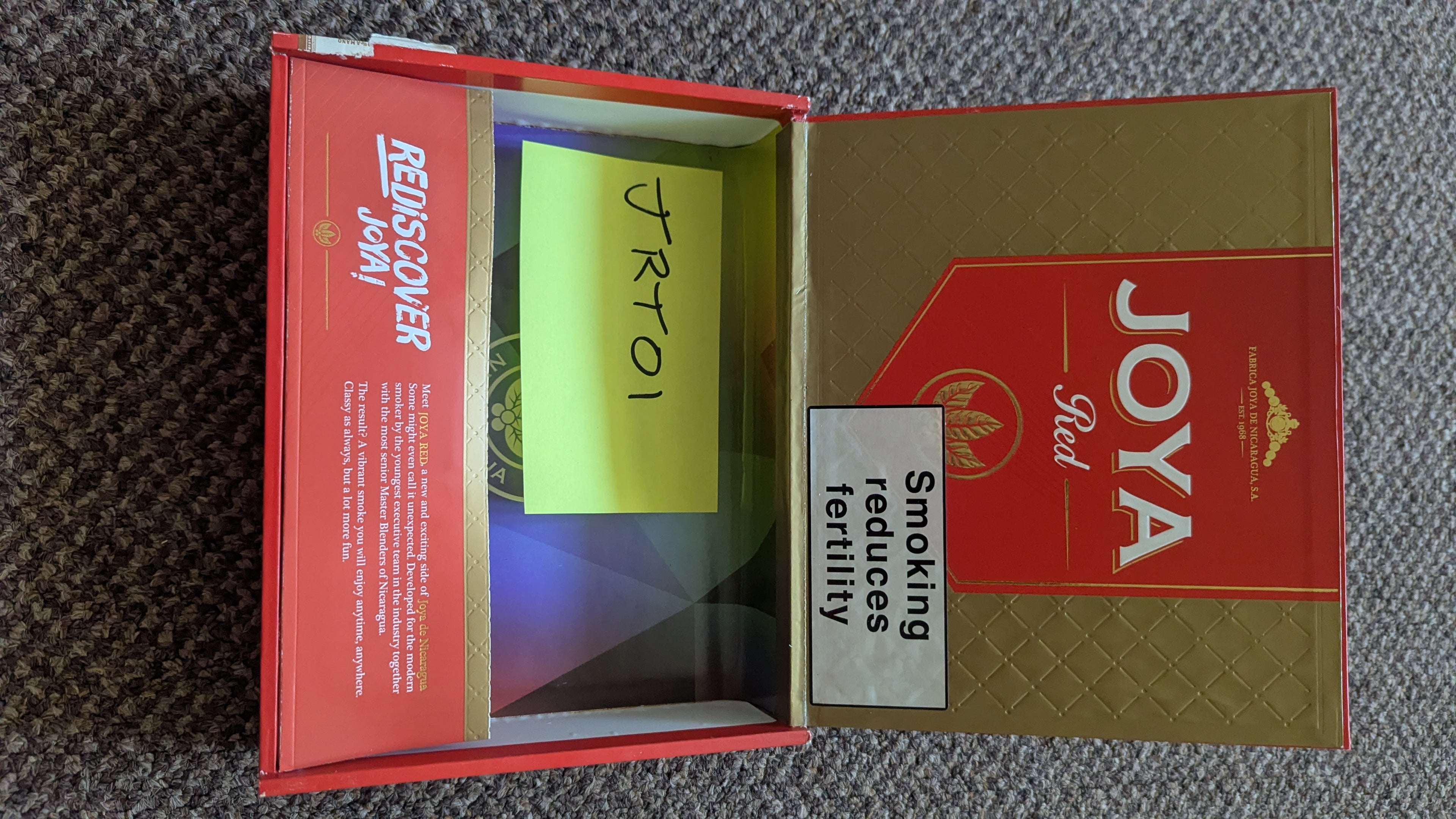 Joya Red toro cigar box