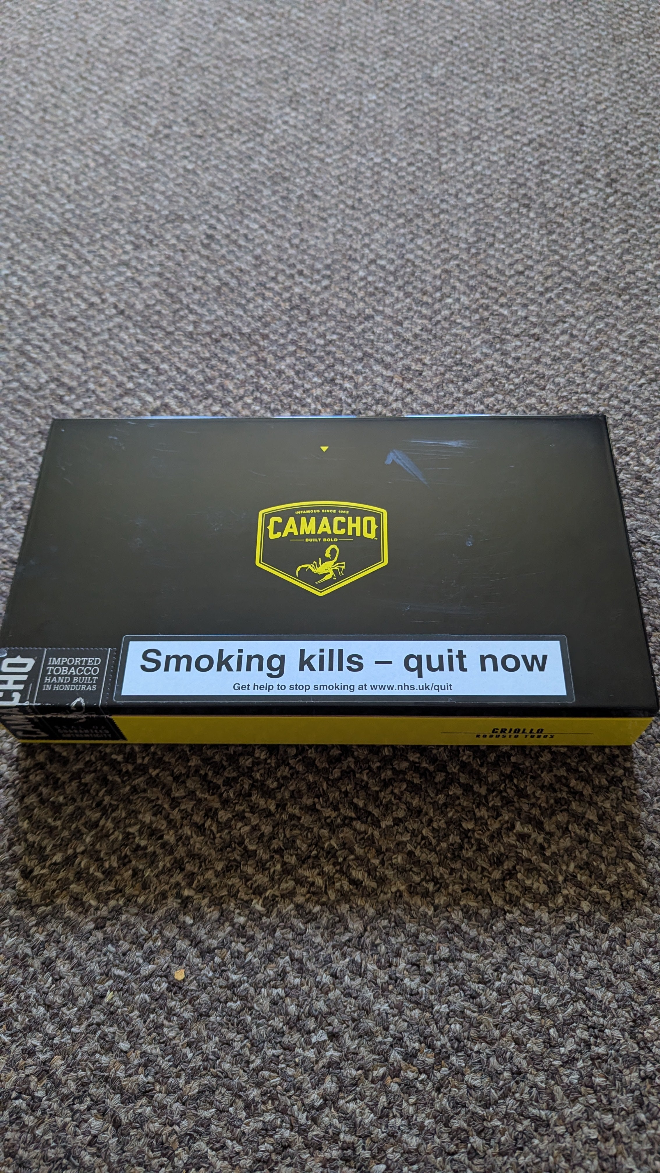 Camacho Criollo Robusto Yellow cigar box
