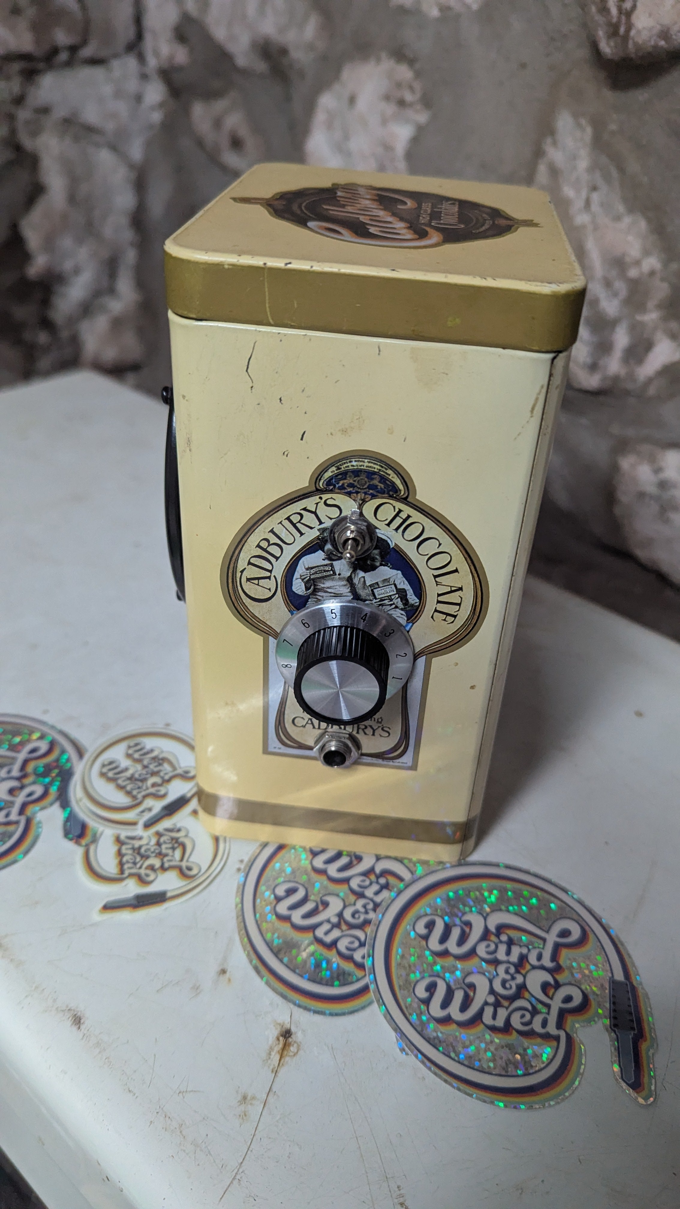 VIntage Cadbury Țin practice amp