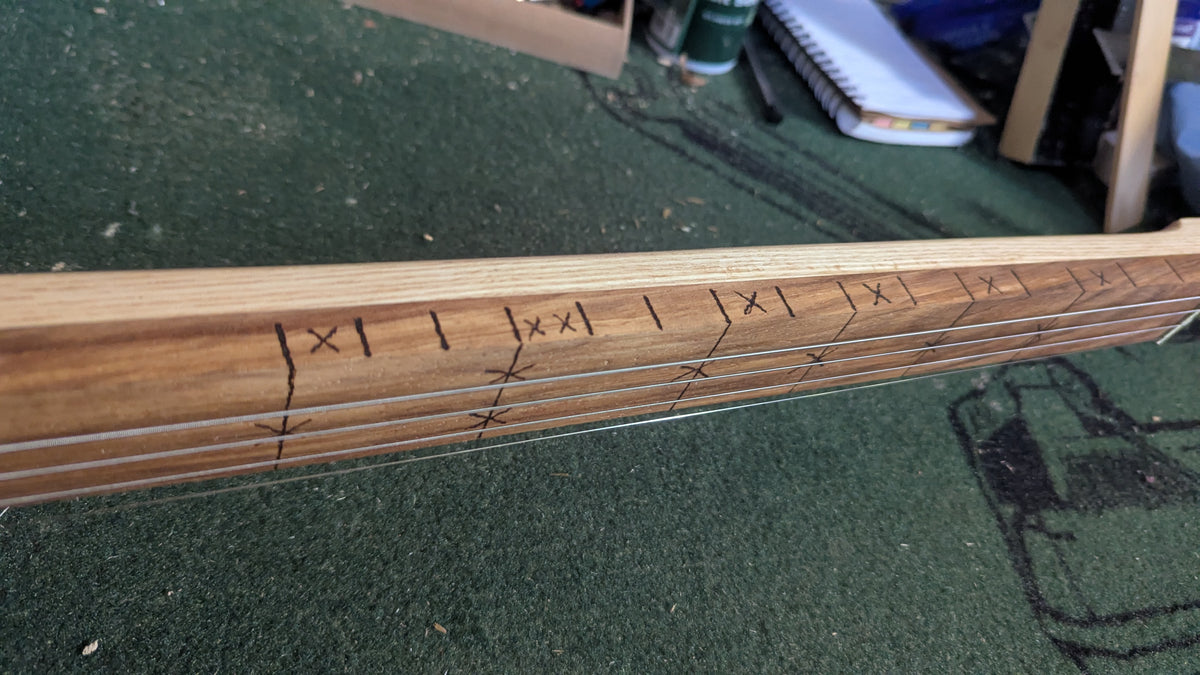 Macanudo 4 string fretless CBG
