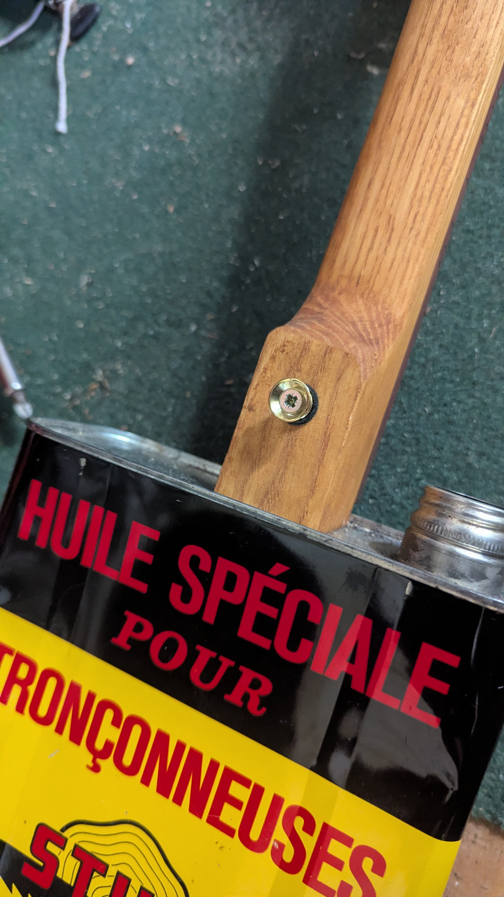 Stihl Chainsaw oil can fretless 3 string