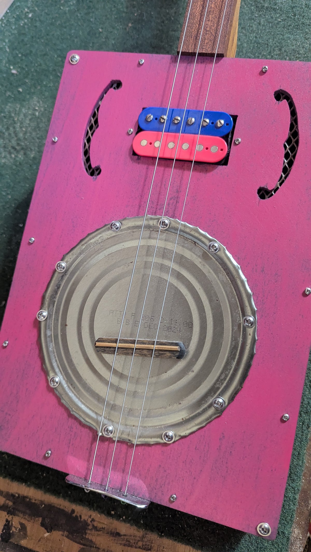 Soup Can Resonator 3 String box guitar