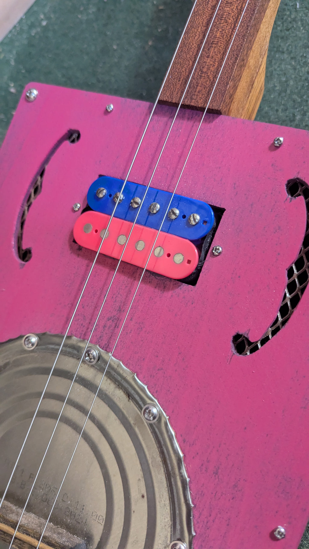 Soup Can Resonator 3 String box guitar