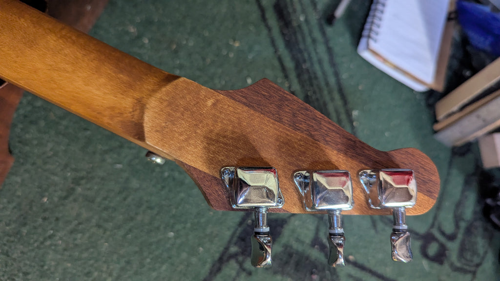 Soup Can Resonator 3 String box guitar